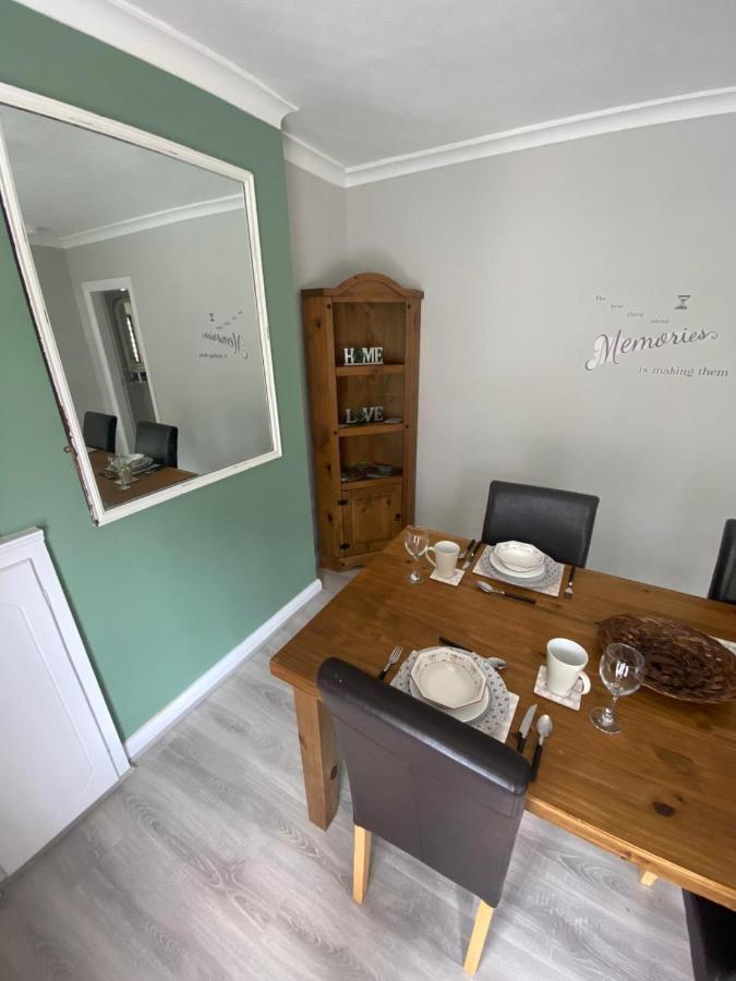 Mairead - Cosy Property In Gaeltacht Quarter Belfast Exterior foto